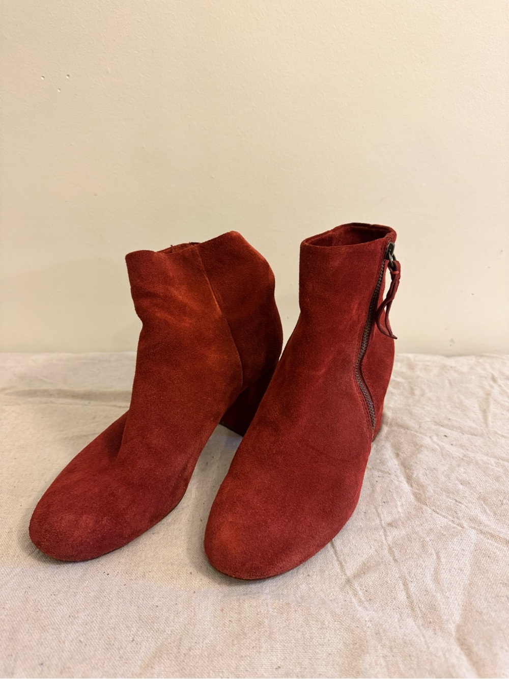 Splendid Suede Ankle Boots in Rust